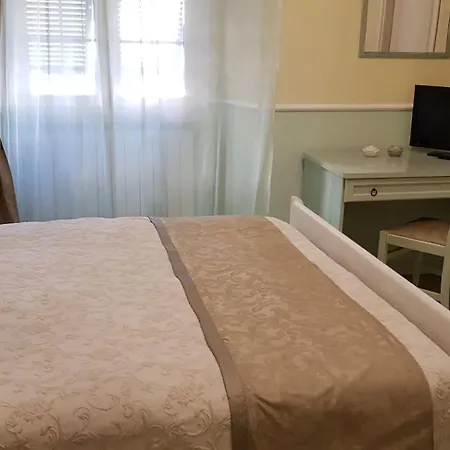 Ca Del Vescovo Bed & Breakfast Imperia