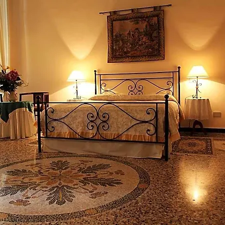 Cà Del Vescovo Bed & Breakfast 3*
